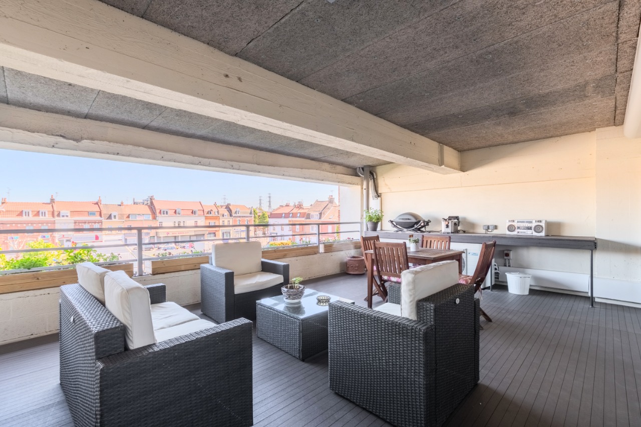 LOFT Triplex - 4 Chambres 1 bureau  - une loggia de 28m²
