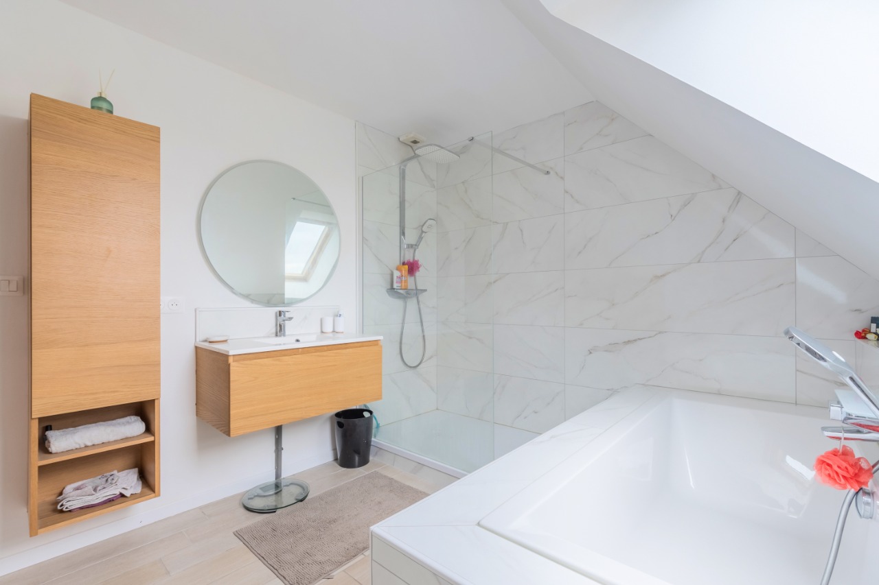 Pavillon individuel en semi plain-pied  + Logement locatif