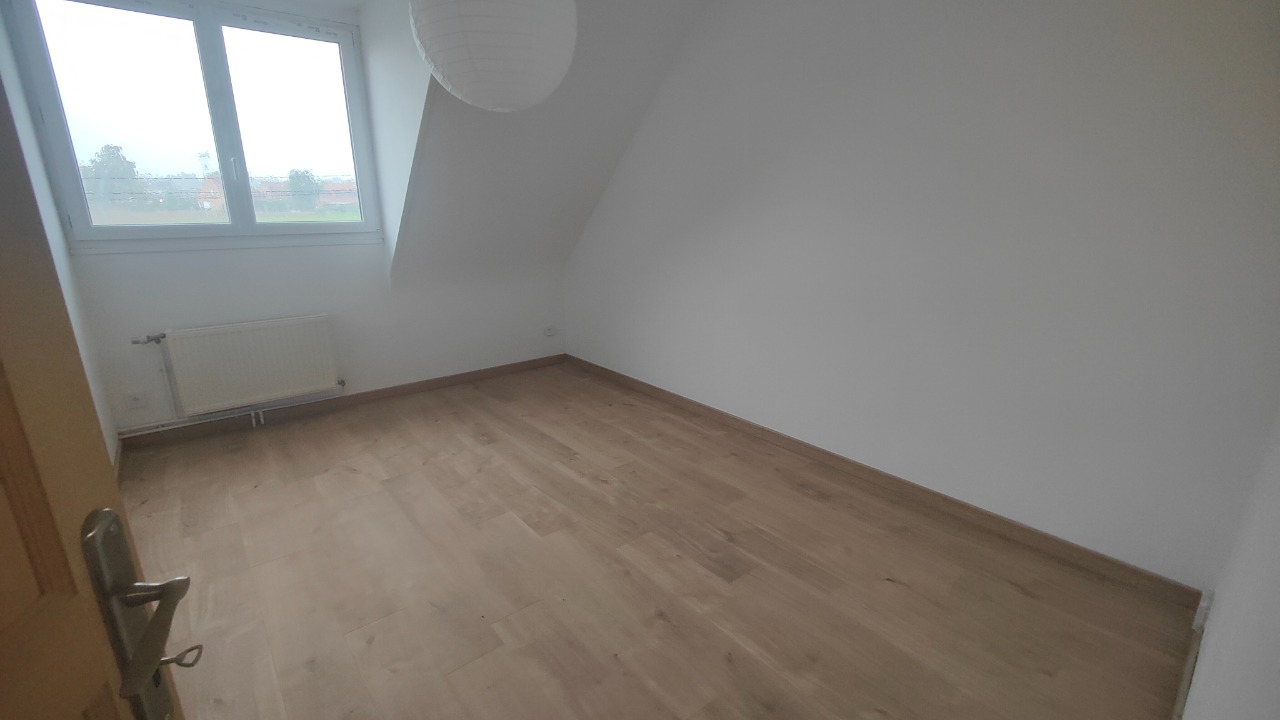 Hallennes lez haubourdin / maison semi indi.T5+Garage/450M² 