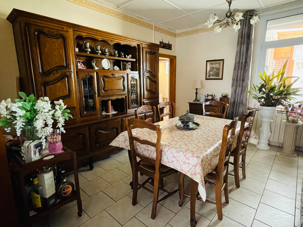 Jolie maison avec 3 chambres et  jardin 