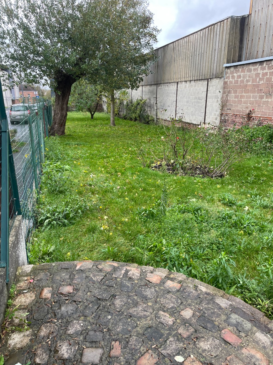 grande maison 1930 avec jardin et garage
