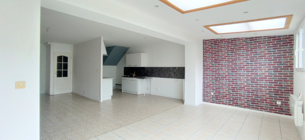 Vente maison 59211 Santes - Quatre chambres, jardin et garage.