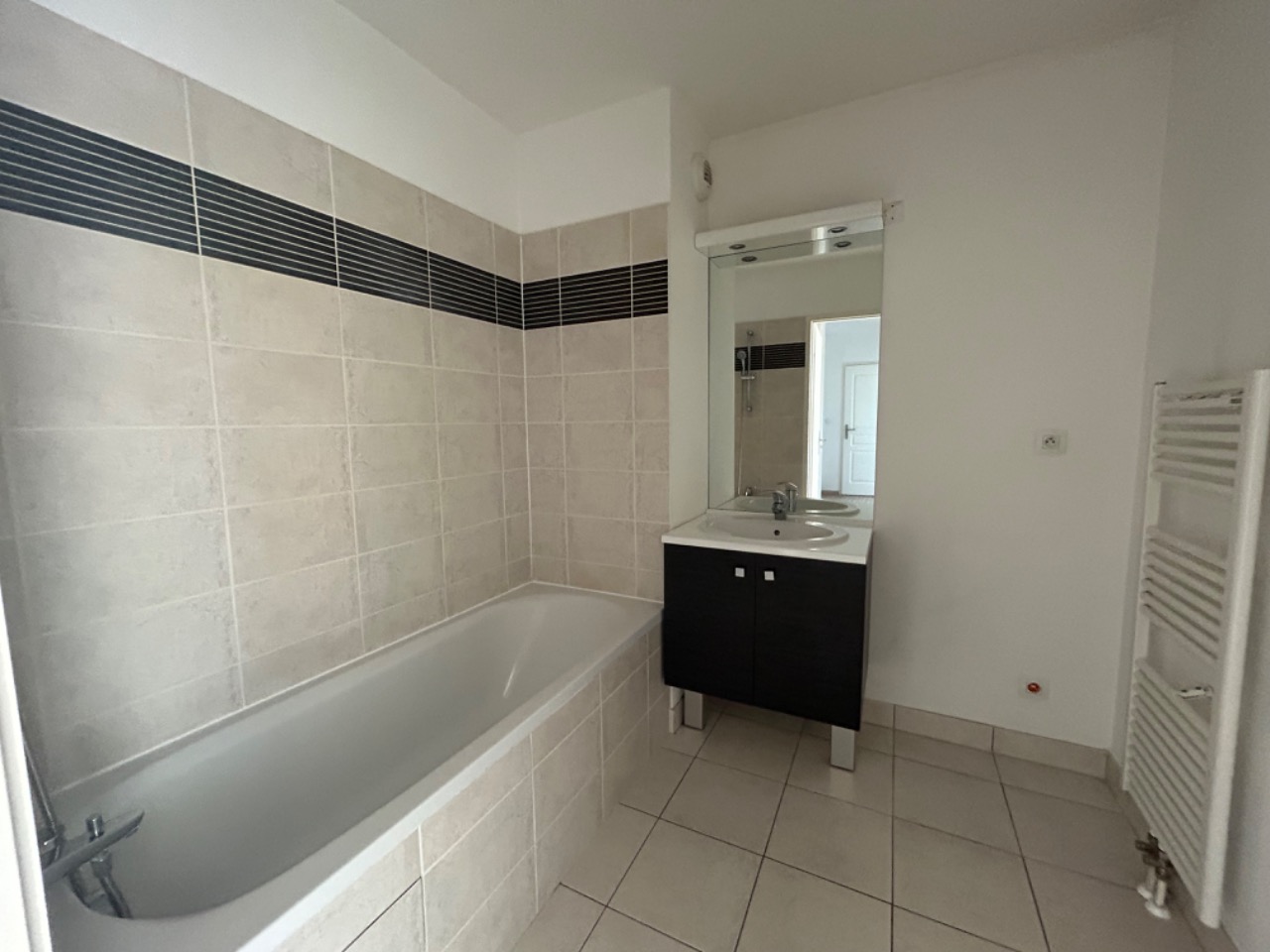 Vaste TYPE3 PMR en rdc avec jardin + terrasse +2 parking
