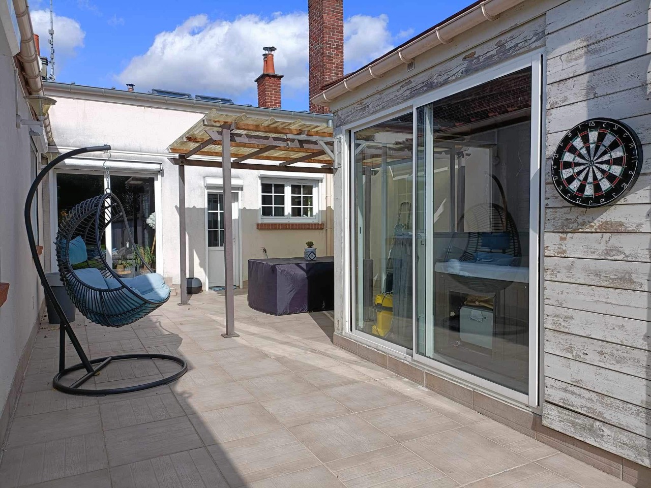 Immeuble avec Maison 4 chambres et Cellule commerciale 