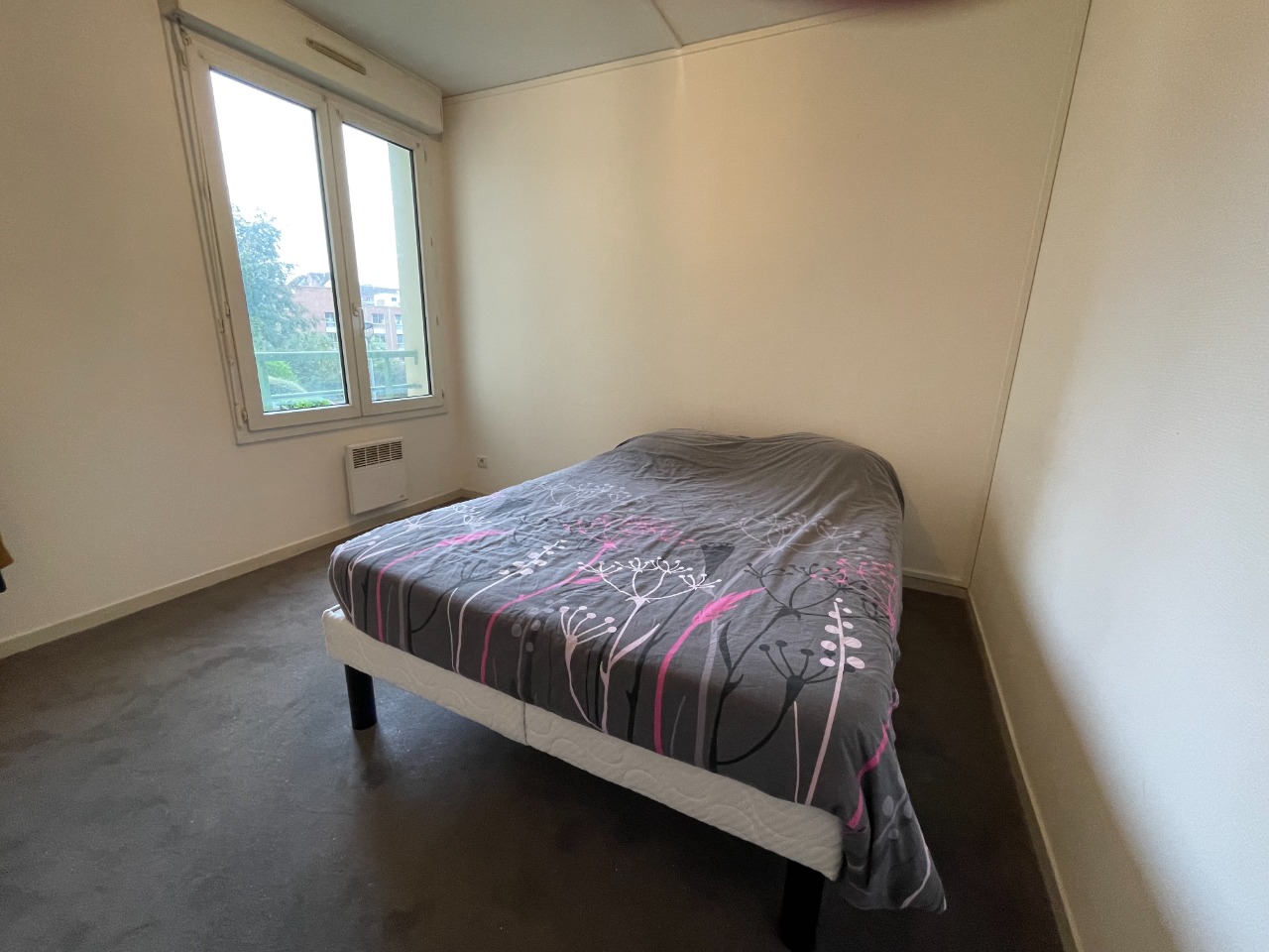 Vieux-Lille Charmant trois pièces avec balcon et cave.