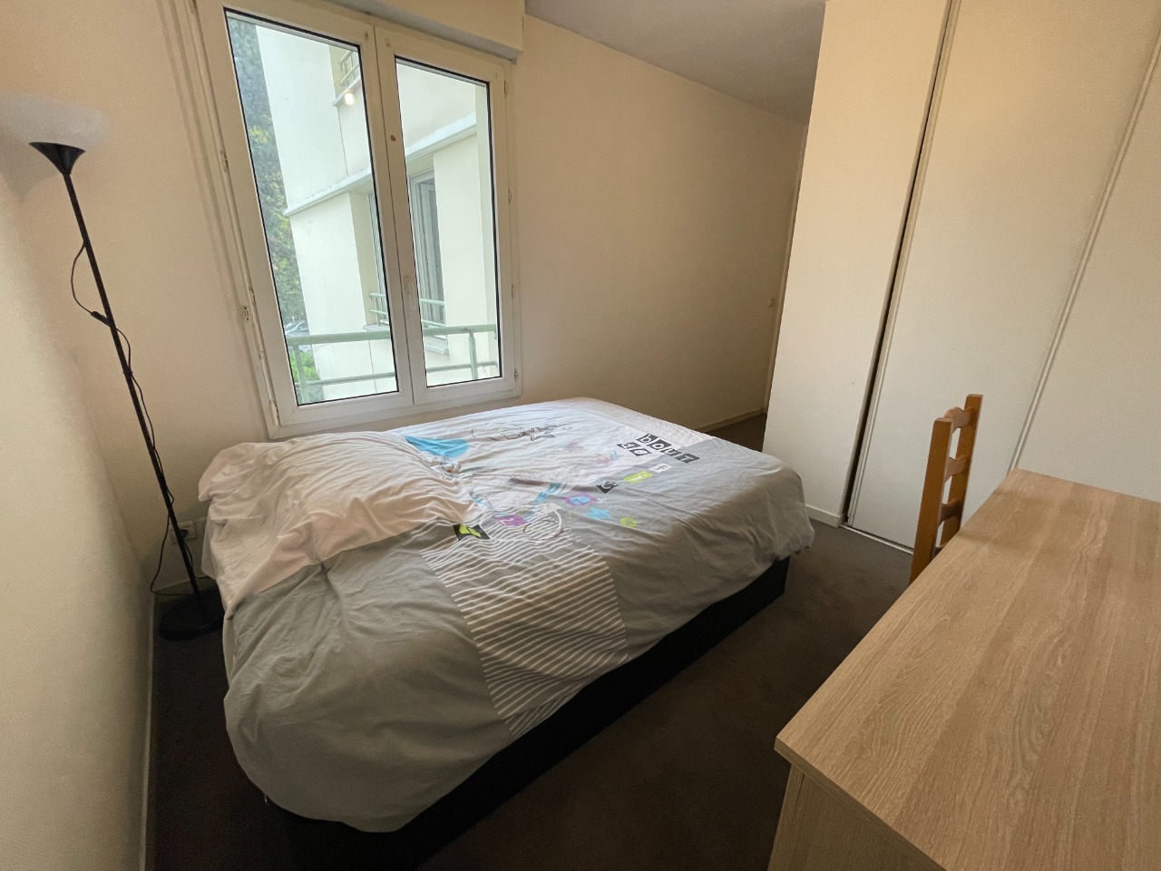 Vieux-Lille Charmant trois pièces avec balcon et cave.