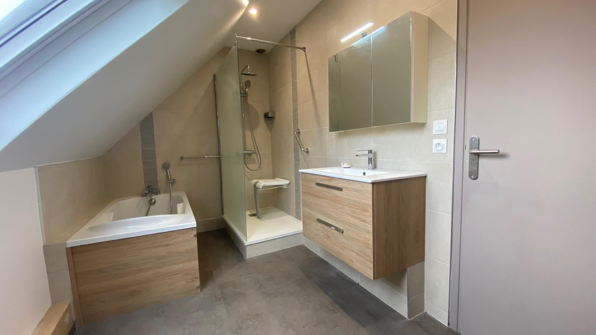 Maison de lotissement 3 chambres - jardin - garage SANTES 59211, prix 282 000 € (HAI) - Brique Rouge Immobilier — 4