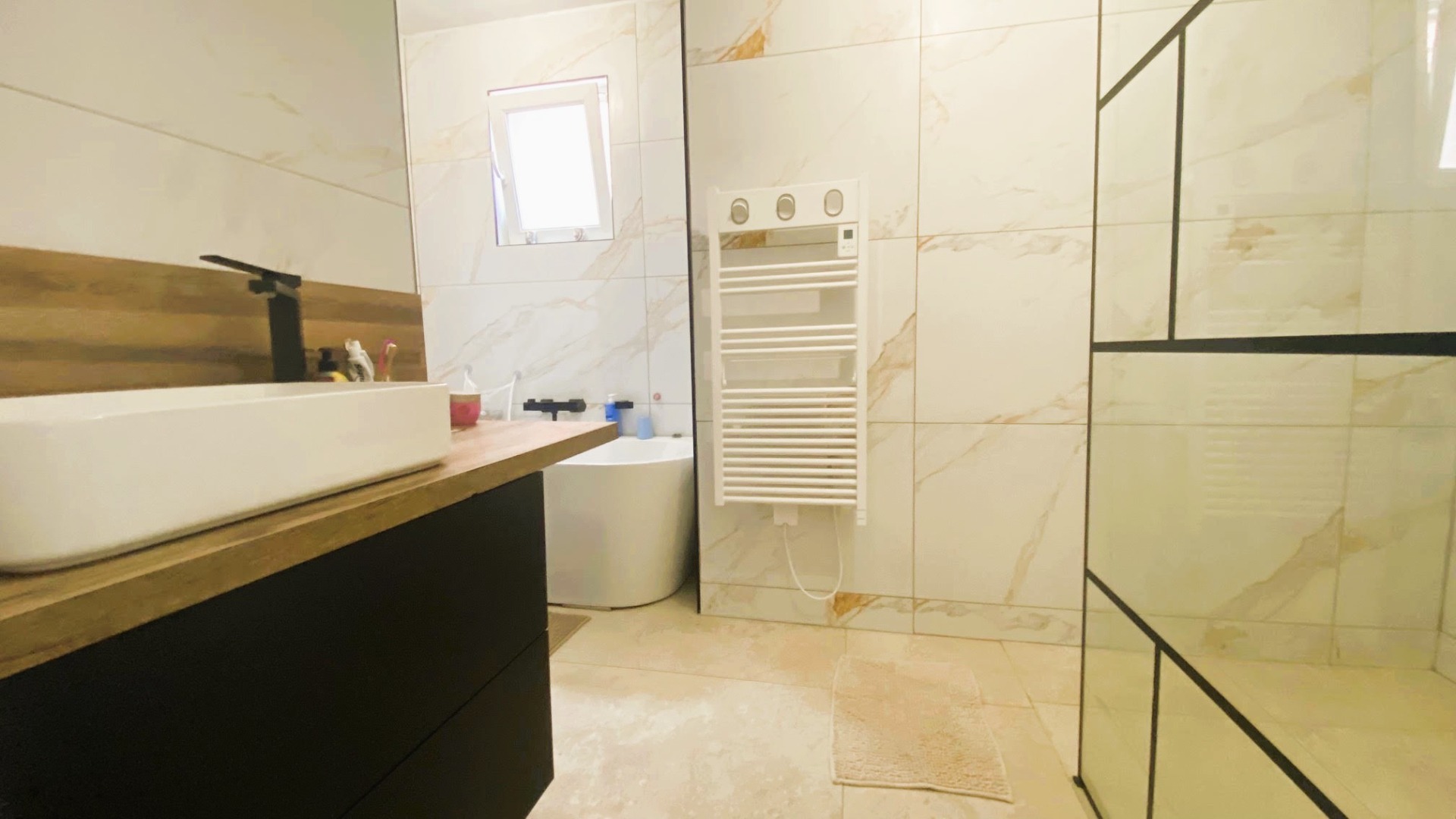 Maison rénovée semi individuelle - jardin - garage + parking PROVIN 59185, prix 259 350 € (HAI) - Brique Rouge Immobilier — 4
