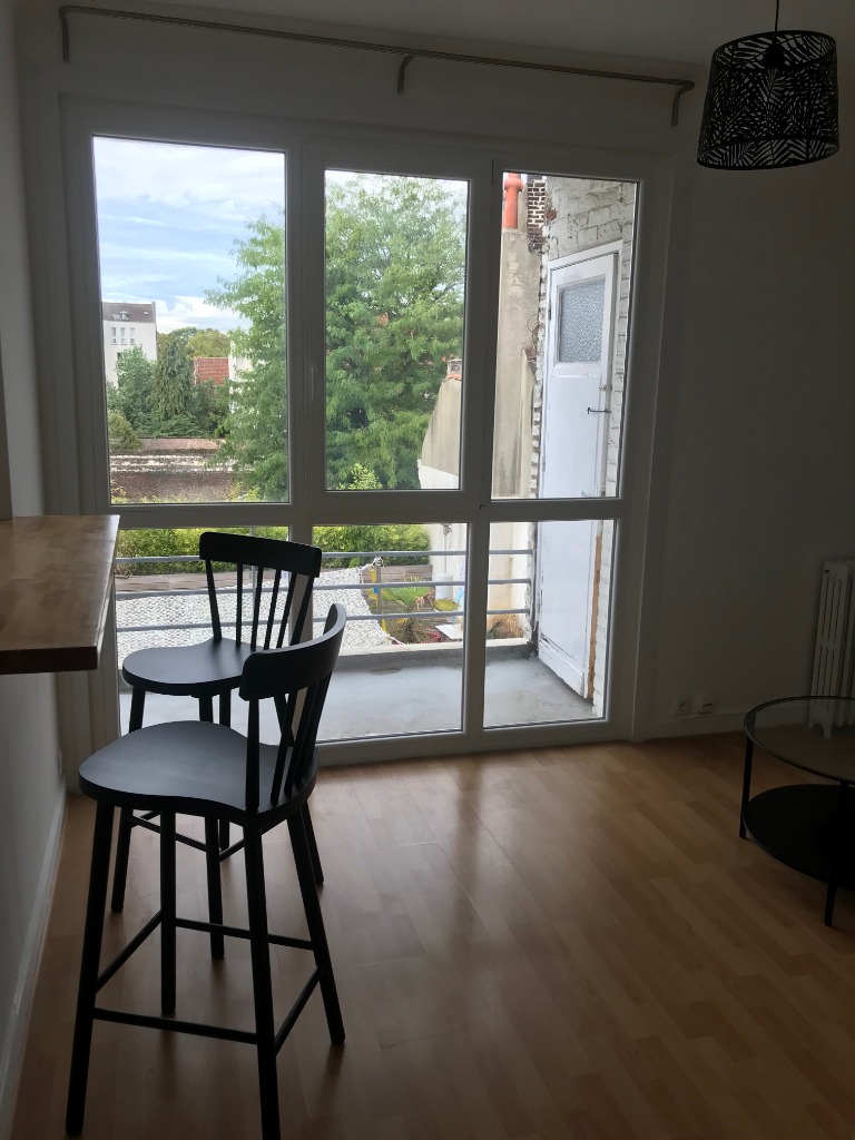 Location appartement 59000 Lille - Vieux Lille - Beau studio meublé - rue Royale - terrasse